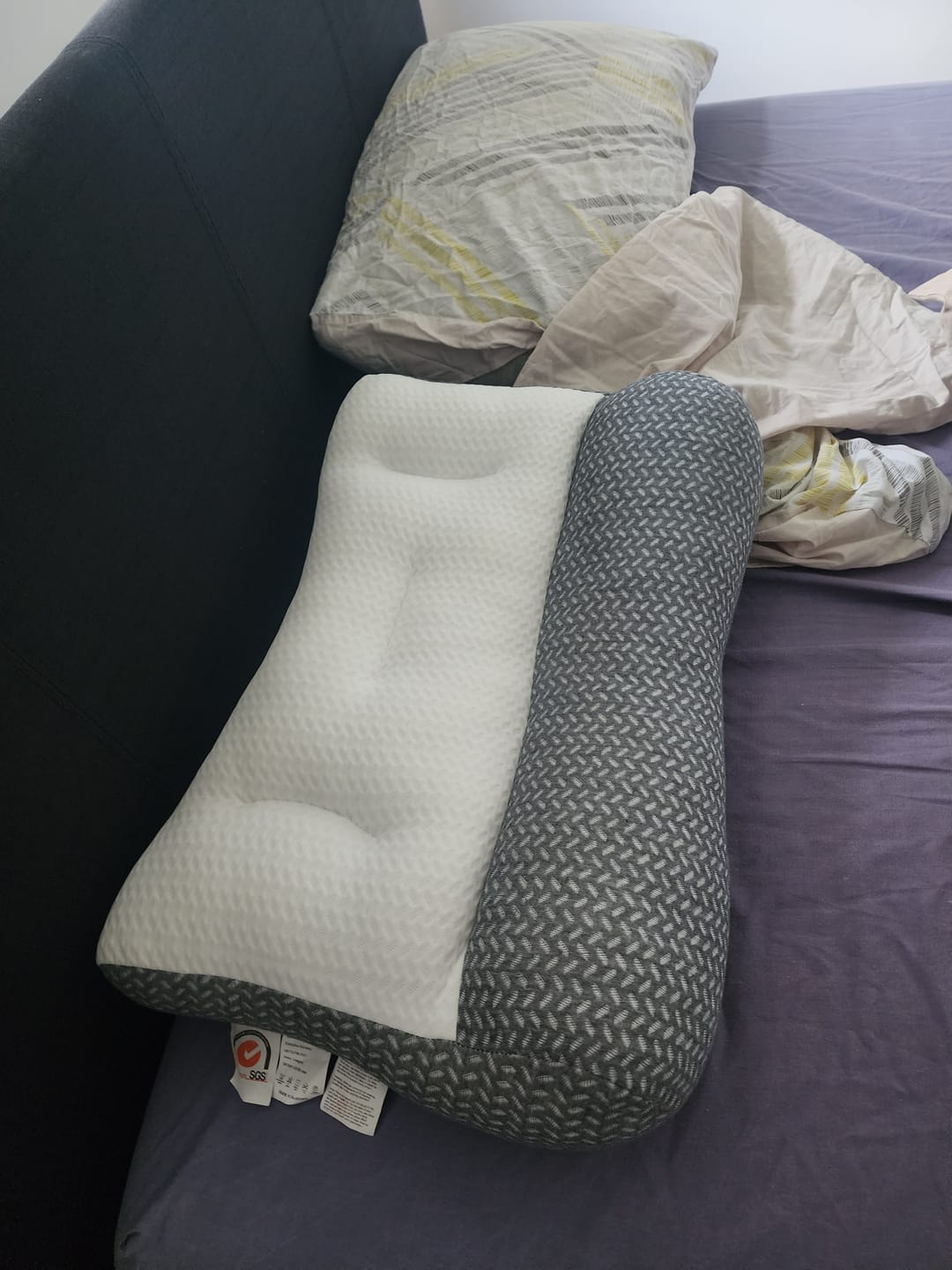 1 + 1 GRATIS | ComfortSleep Cefalea V4 — Almohada cervical contra cefalea matutina (Hoy incluye otra GRATIS valorada en 49 euros para tu pareja) *Llevan fundas. **(30 noches de prueba) *Medidas: 8x45x80cm